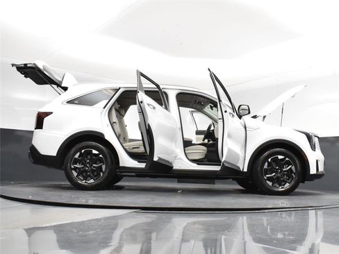 New 2026 Kia Sorento S w/ S Panoramic Sunroof Package image 21