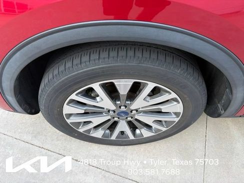 Used 2021 Ford Escape Titanium AWD/4WD image 4