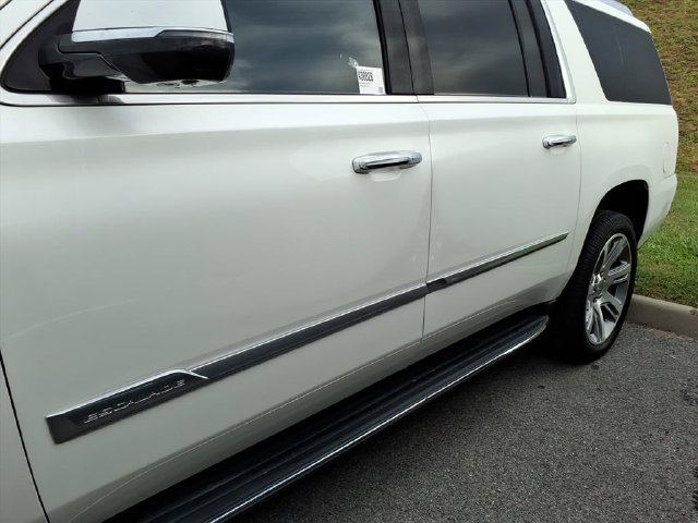 Used 2020 Cadillac Escalade ESV Premium Luxury AWD/4WD image 5