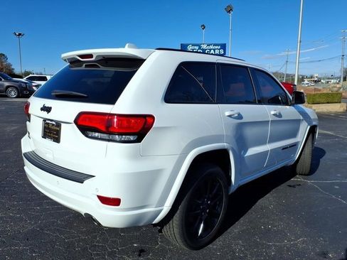 Used 2019 Jeep Grand Cherokee Altitude image 16