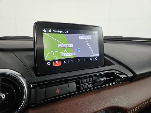 Used 2018 MAZDA MX-5 Miata RF Grand Touring RWD image 36