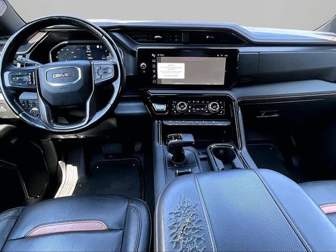 Used 2023 GMC Sierra 1500 AT4 w/ Technology Package AWD/4WD image 14