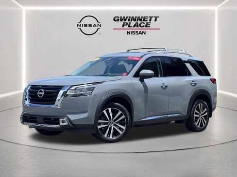 Certified 2024 Nissan Pathfinder Platinum AWD/4WD image 1