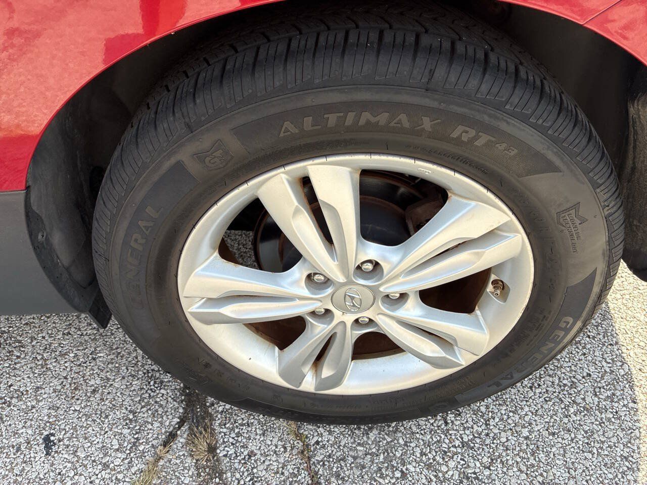 Used 2011 Hyundai Tucson GLS AWD/4WD image 25
