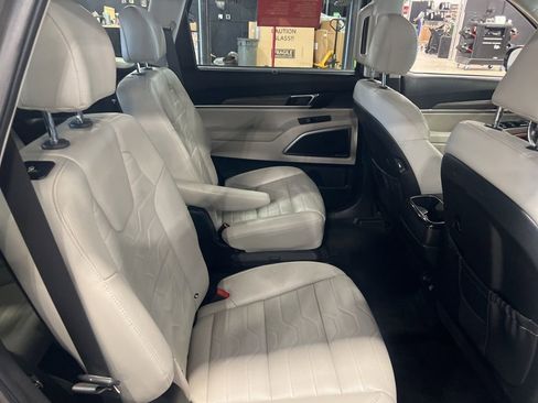 Used 2021 Kia Telluride SX w/ SX Prestige Package image 16