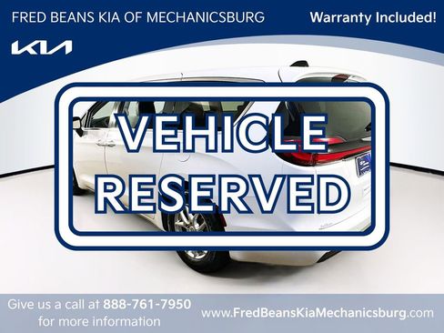 Used 2024 Chrysler Pacifica Touring-L FWD image 5