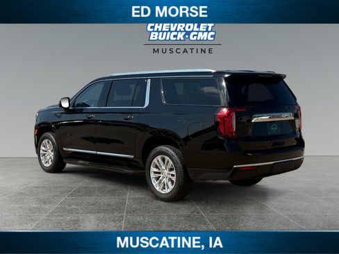 Certified 2024 GMC Yukon XL SLT w/ SLT Premium Package AWD/4WD image 3