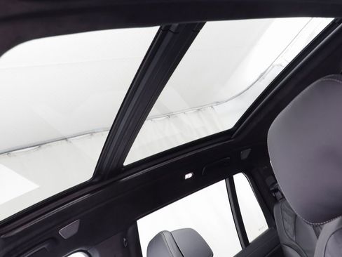New 2026 BMW X7 M60i image 14