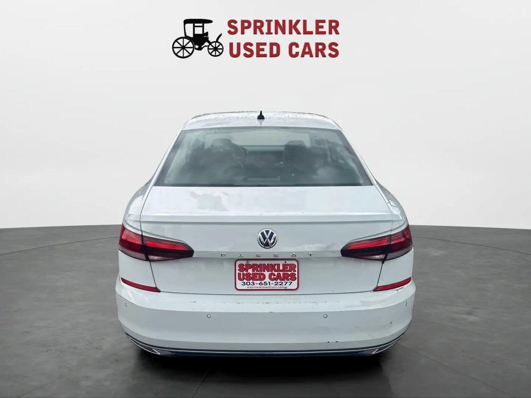 Used 2022 Volkswagen Passat 2.0T FWD image 5