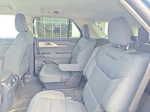 Used 2025 Ford Explorer Active image 23