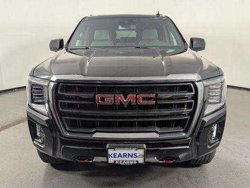 Used 2024 GMC Yukon AT4 image 3