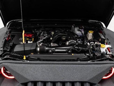 Used 2025 Jeep Gladiator Sport image 49