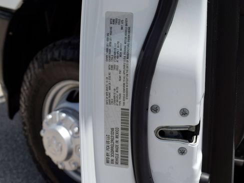 Used 2024 RAM 3500 Tradesman w/ Convenience Group AWD/4WD image 26