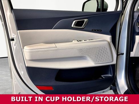 Used 2025 Kia Carnival EX FWD image 18
