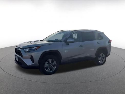 Used 2025 Toyota RAV4 XLE image 7