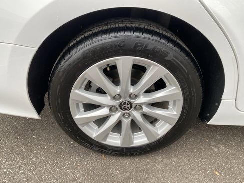 Used 2020 Toyota Camry LE image 18