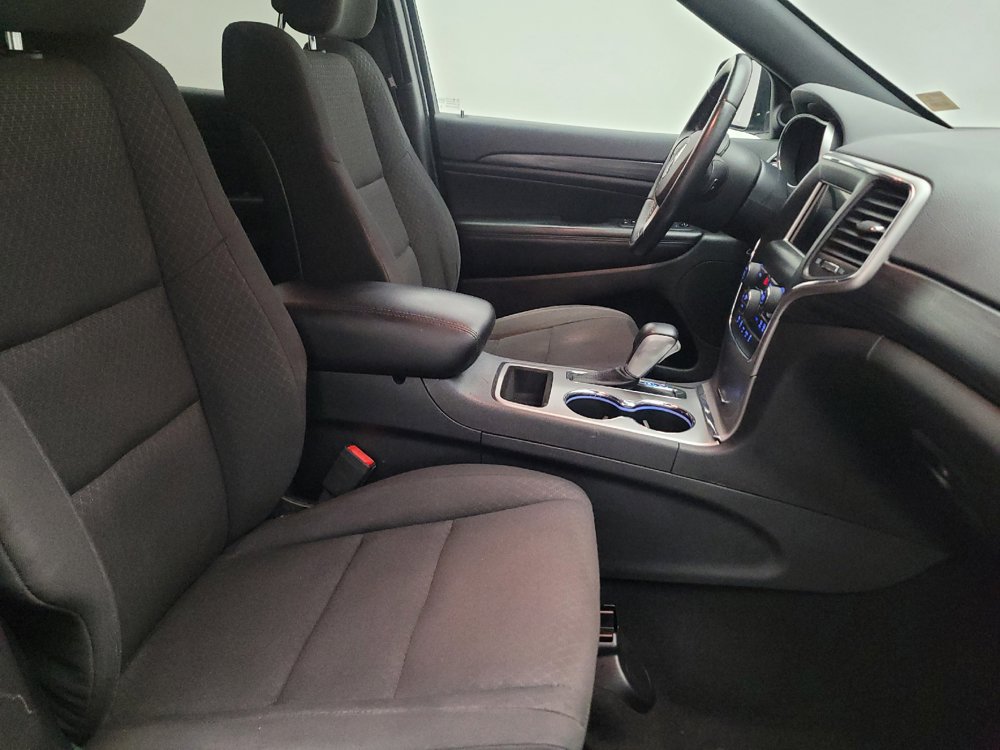 Used 2019 Jeep Grand Cherokee Laredo RWD image 21