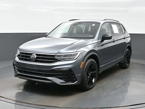 Used 2023 Volkswagen Tiguan SE R-Line AWD/4WD image 1