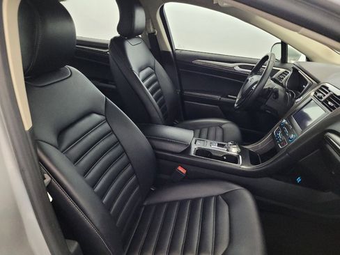 Used 2019 Ford Fusion SEL FWD image 21