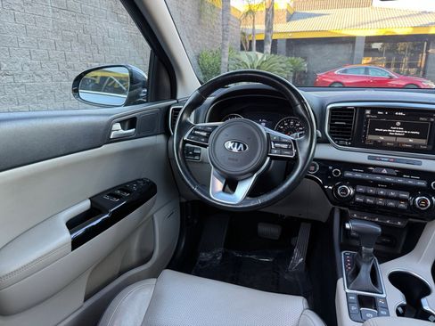 Used 2021 Kia Sportage EX w/ EX Technology Package image 22