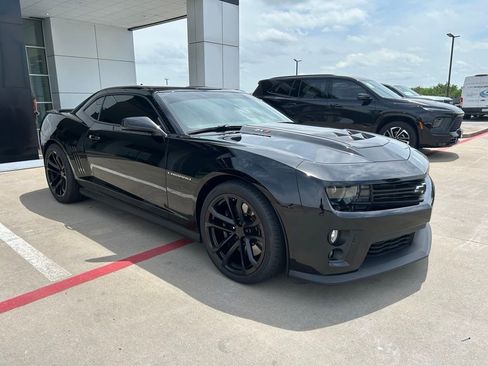 Used 2015 Chevrolet Camaro ZL1 RWD image 7