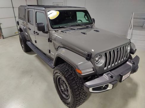 Used 2021 Jeep Gladiator Overland w/ Popular Equipment Package AWD/4WD image 2