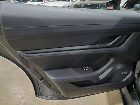 Used 2022 Porsche Taycan GTS image 31