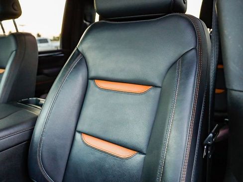 Used 2025 GMC Sierra 2500 AT4 image 28