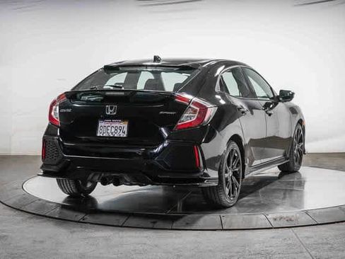 Used 2018 Honda Civic Sport image 4