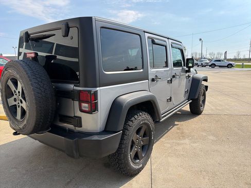 Used 2016 Jeep Wrangler Unlimited Sport image 8