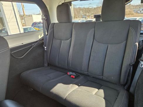 Used 2014 Jeep Wrangler Sahara w/ Connectivity Group AWD/4WD image 11