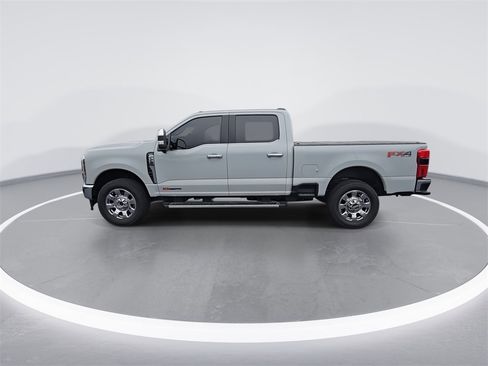 Used 2025 Ford F250 Lariat w/ Chrome Package image 6
