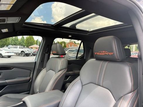 Certified 2025 Honda Pilot TrailSport image 19