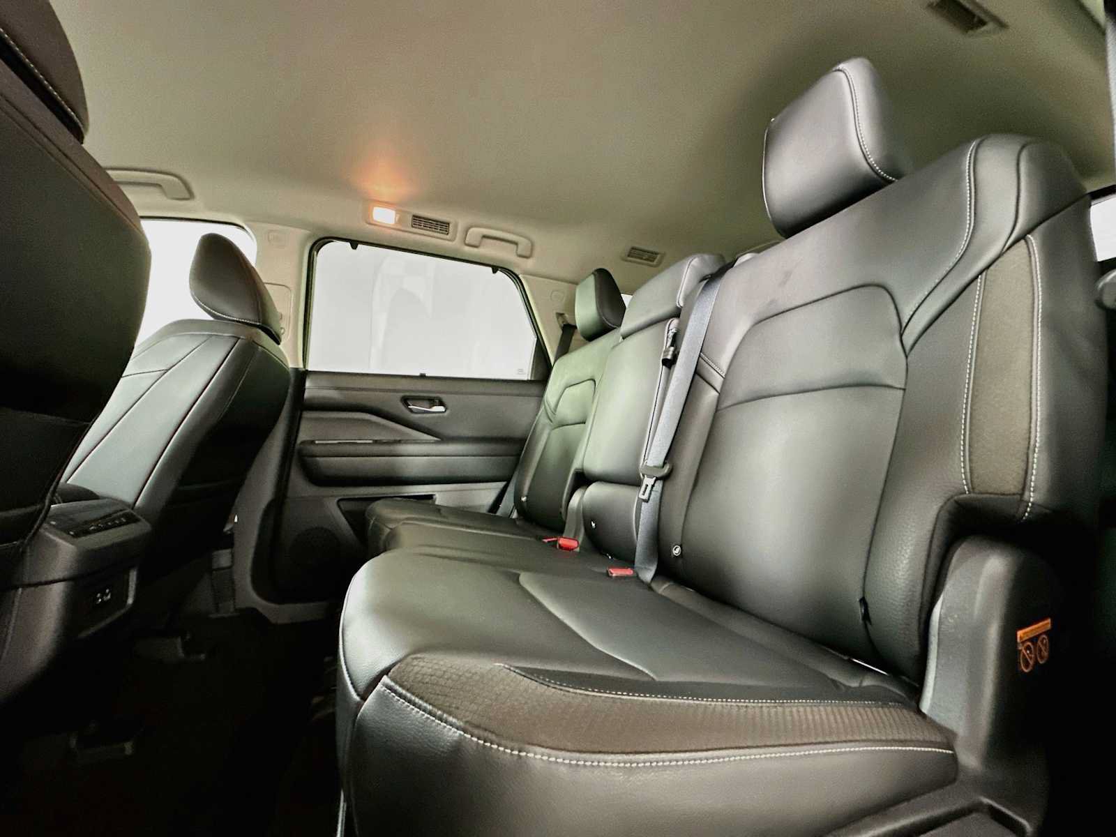 Used 2022 Nissan Pathfinder SL AWD/4WD image 21