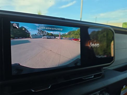 New 2025 Jeep Gladiator Sport image 23