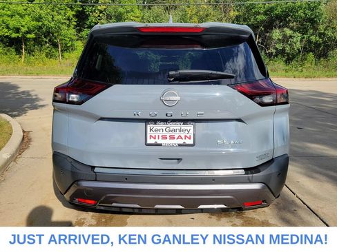 Certified 2023 Nissan Rogue SL w/ SL Premium Package AWD/4WD image 4