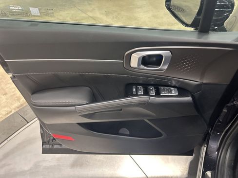 New 2025 Kia Sorento SX image 12