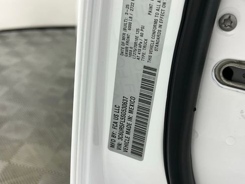 Used 2025 RAM 2500 Laramie image 34