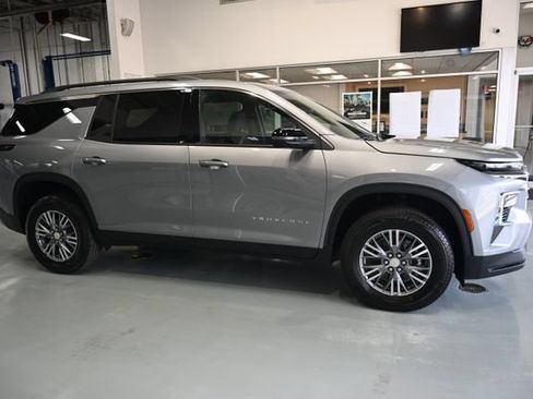 New 2026 Chevrolet Traverse LT w/ LPO, Floor Liner Package FWD image 4