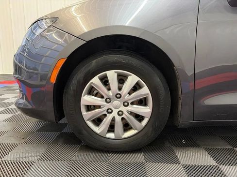 Used 2021 Chrysler Voyager L FWD image 25