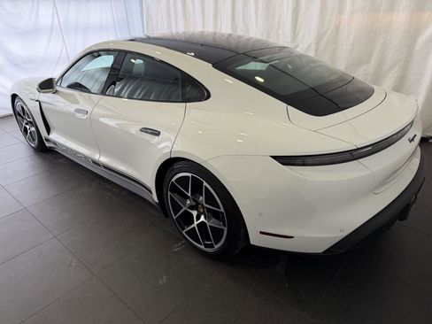 Used 2025 Porsche Taycan image 3