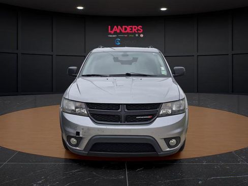 Used 2019 Dodge Journey SE w/ Connectivity Group FWD image 6