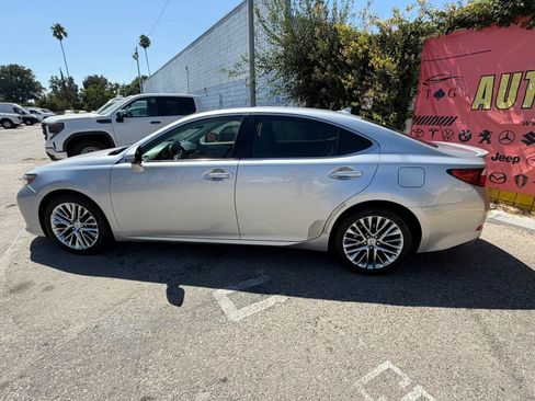 Used 2013 Lexus ES 350 w/ Luxury Pkg FWD image 8