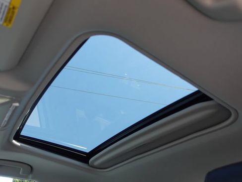 Certified 2022 Toyota RAV4 Limited FWD image 28