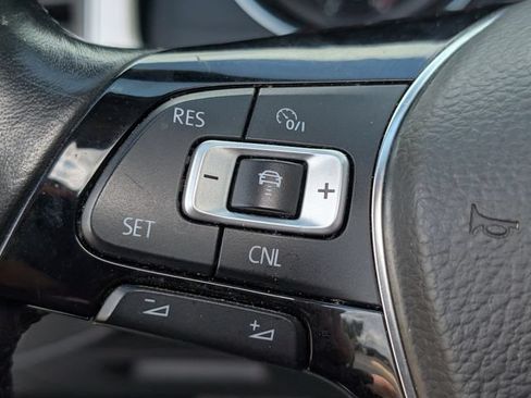 Used 2018 Volkswagen Atlas SEL w/ R-Line Package FWD image 20
