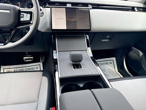New 2026 Land Rover Range Rover Velar Dynamic SE image 18