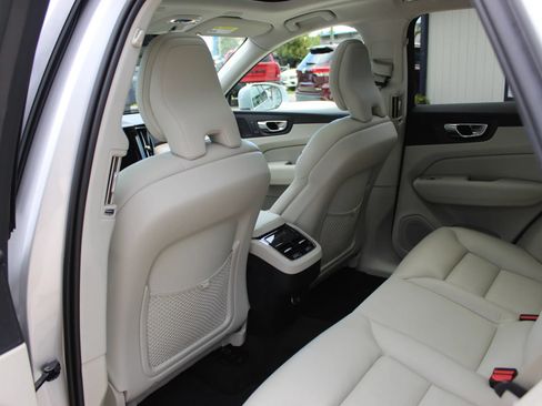 Used 2019 Volvo XC60 T5 Inscription AWD/4WD image 21