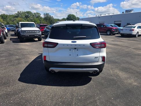 Certified 2026 Ford Escape SE FWD image 4