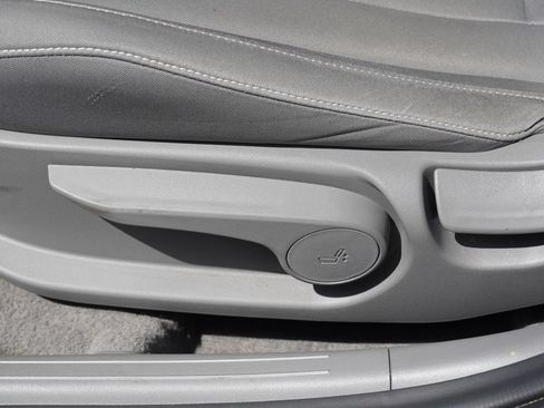 Used 2025 Hyundai Elantra Hybrid FWD image 20