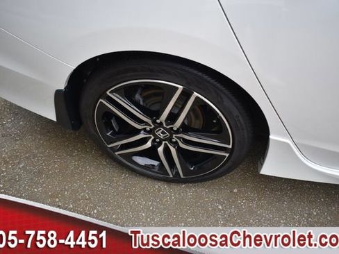 Used 2017 Honda Accord Touring image 15